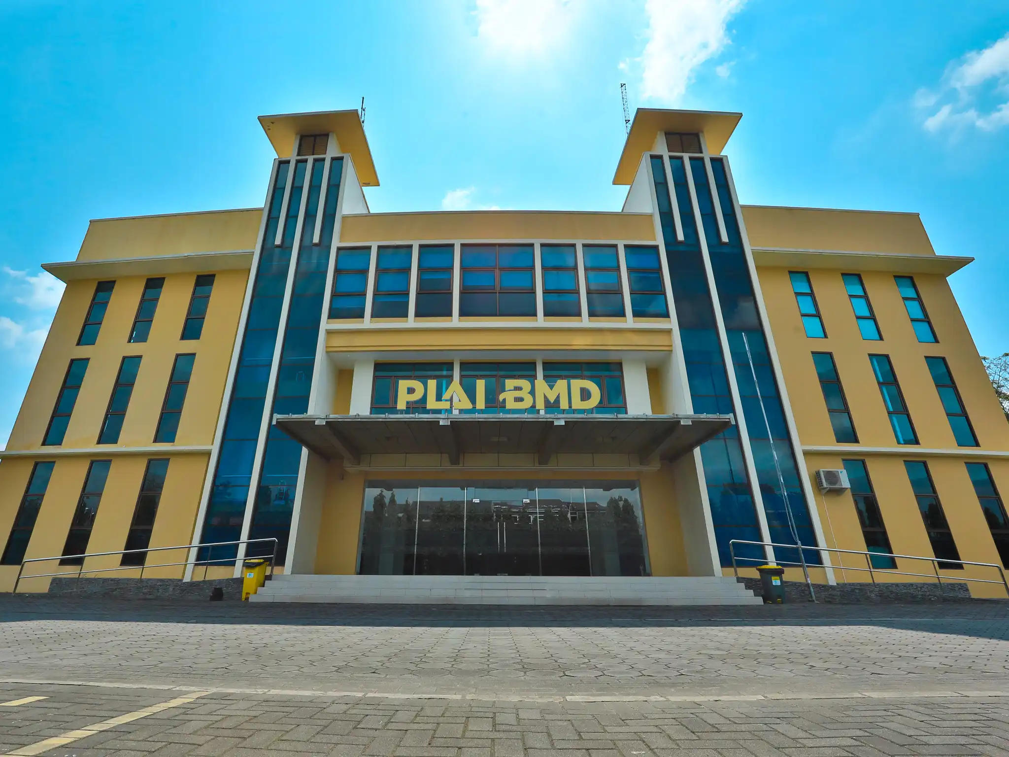 Gedung Utama Universitas